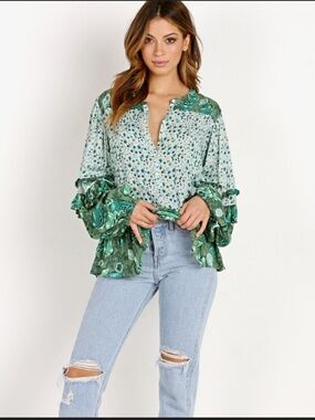 Spell & The Gypsy Winona Blouse Ivy Size Medium